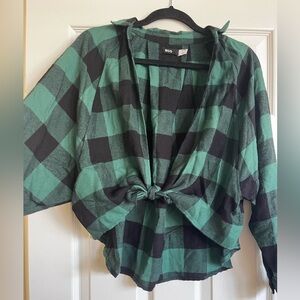 Green plaid cropped flannel